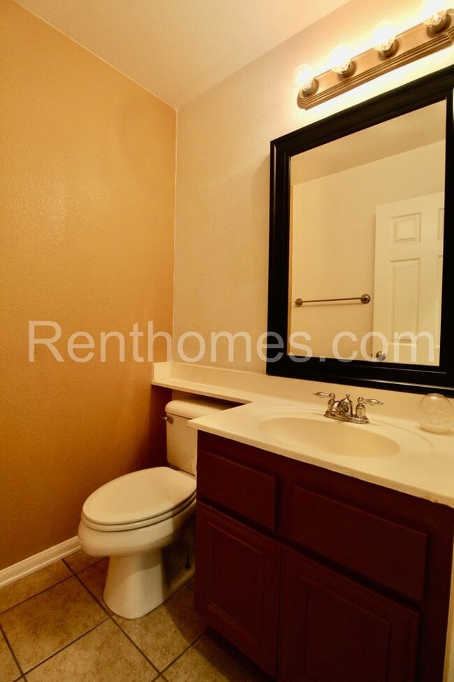 Building Photo - Torrey Highlands, 13330 Via Bellarado #2, ...