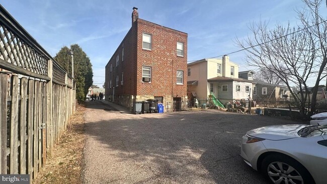 Building Photo - 7712-14 Watson St