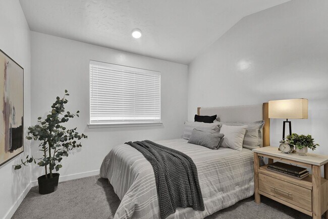 Building Photo - 4095 S Lone Pne Wy