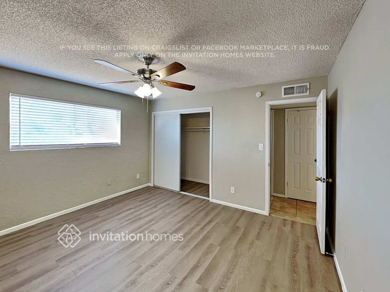 Building Photo - 1120 S Lilac Cir