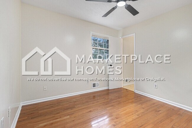 Building Photo - 3092 Menlo Park Dr