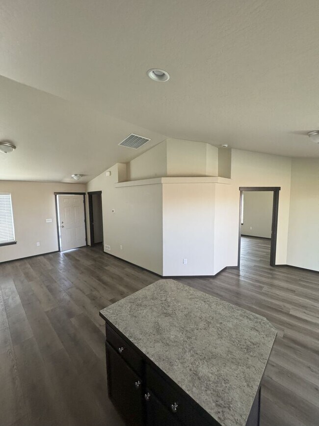 Building Photo - 363 Cardinal Pl
