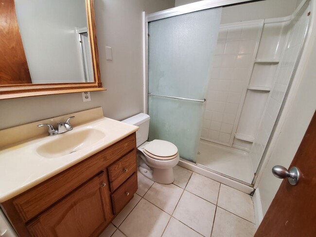 Building Photo - 1415