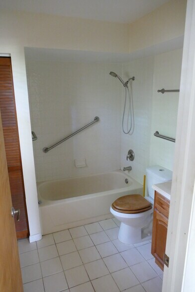 Building Photo - 138 Flamingo Dr