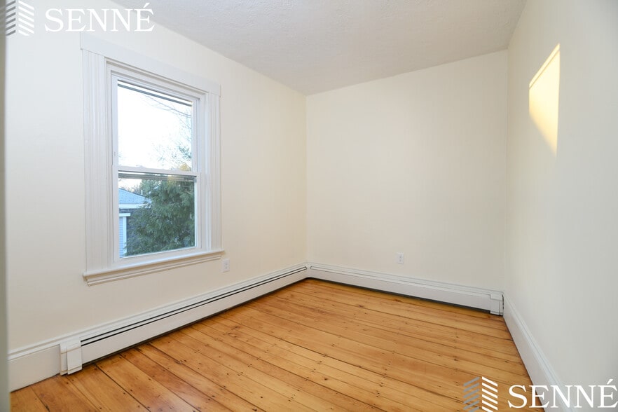 Building Photo - 146 Webster Ave