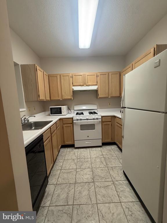 Building Photo - 12012 Taliesin Pl