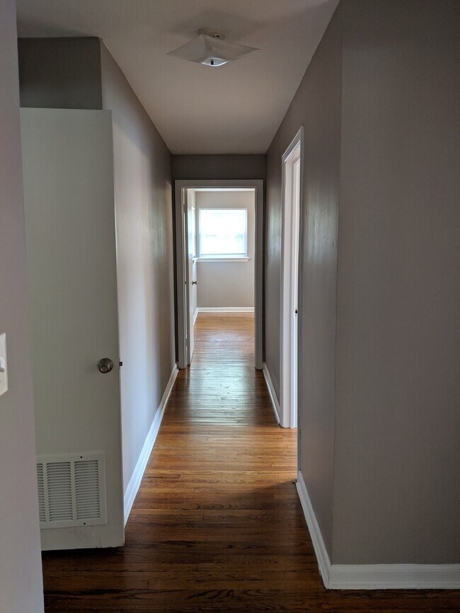 Building Photo - 44 Thackery Pl
