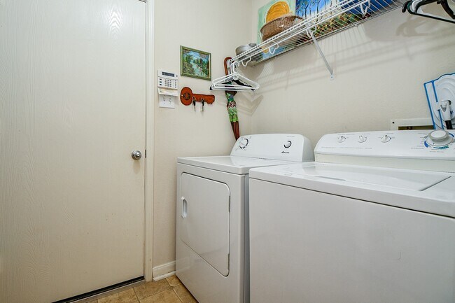 Building Photo - 18114 Waverly Hollow Ln