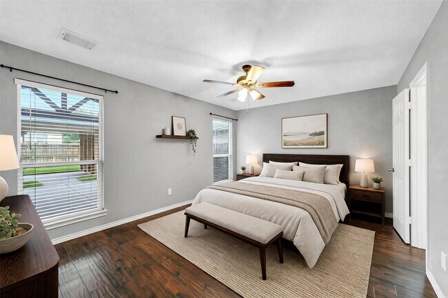 Building Photo - 2214 Shady Pine Dr