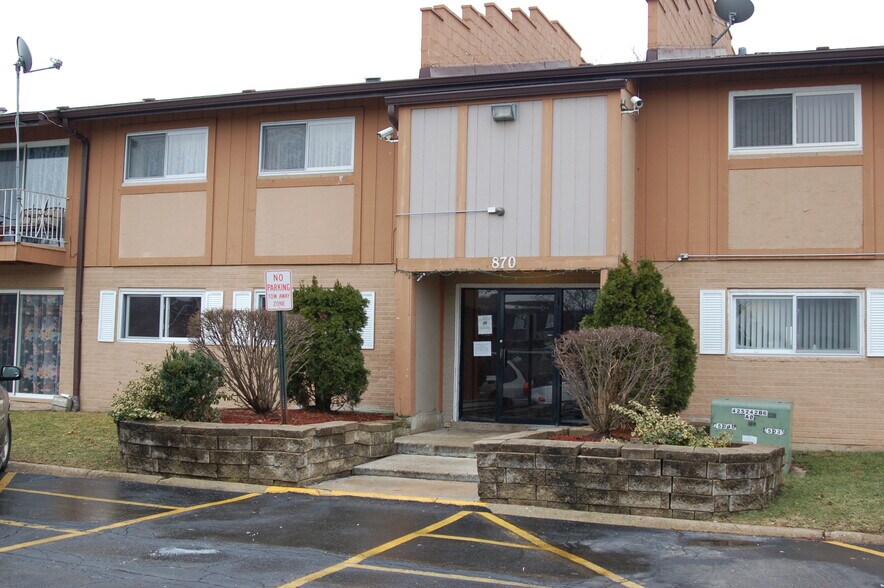 Building Photo - 870 E Old Willow Rd