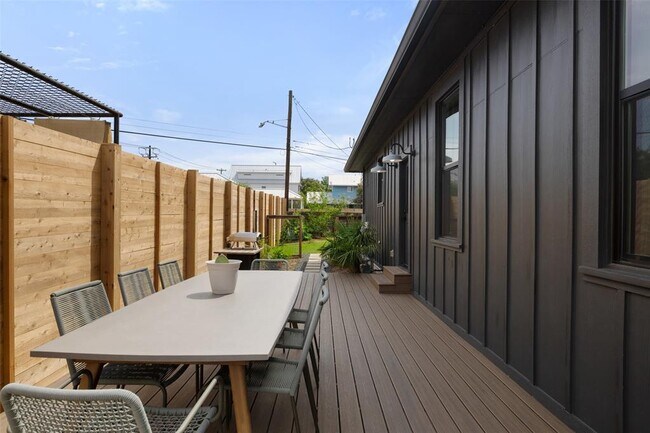 Building Photo - 4703 Delores Ave