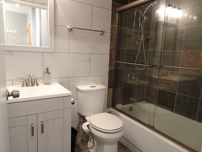 Building Photo - 211 E Ohio St