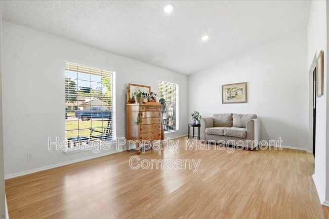 Building Photo - 13402 Langtry St