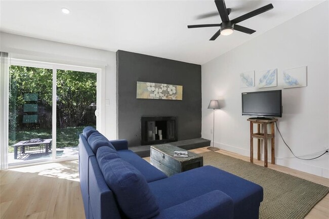 Building Photo - 10410 Quail Ridge Dr