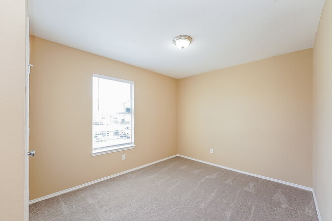 Building Photo - 9731 Checota Dr