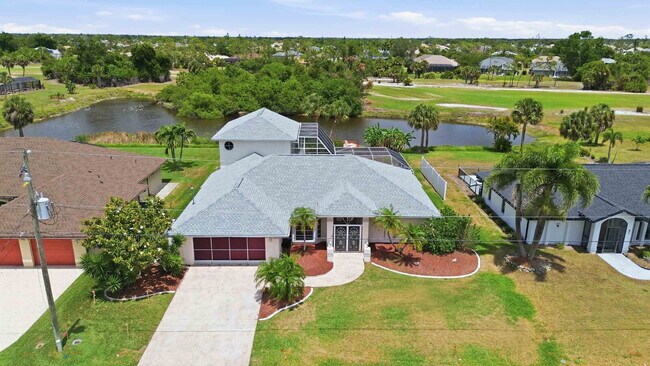 Building Photo - "Spacious 3-Bedroom Retreat with 2 Full Baths in Rotonda West Pinehurst!"