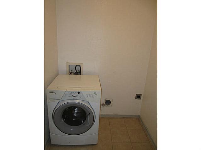 Building Photo - 1468 Plaza Verde Dr