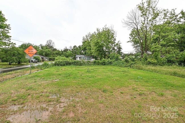 Building Photo - 1474 Stroupe St