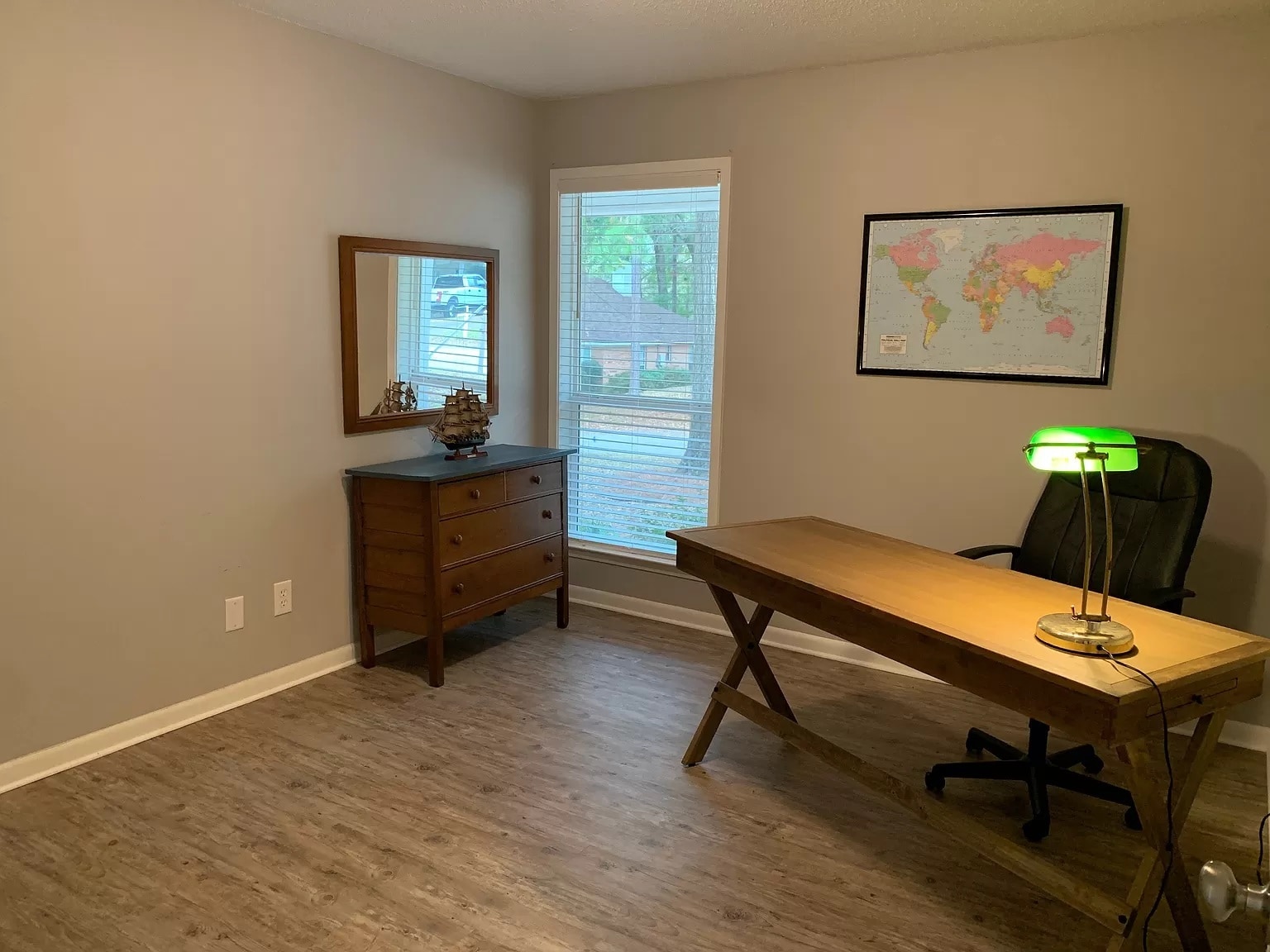 Guest bedroom #2 with large walk-in closet - 113 Penny Ln