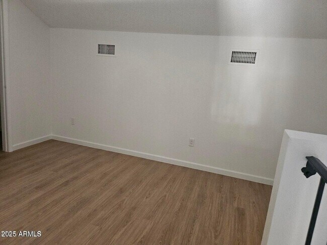 Building Photo - 30 E Brown Rd