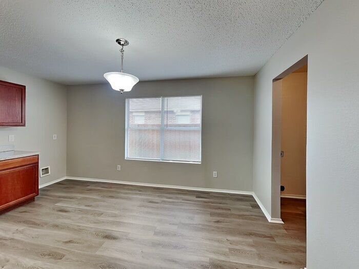 Building Photo - 216 Turning Tree Rd