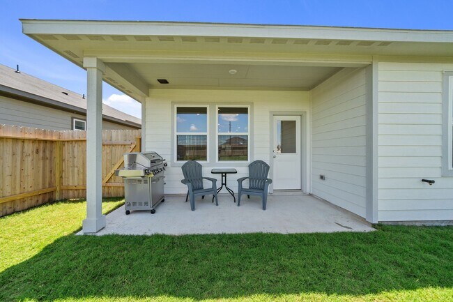Building Photo - 18006 Lasso Mls Dr