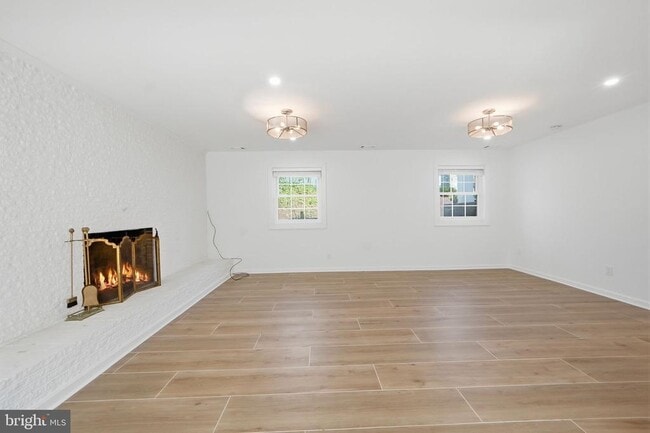 Building Photo - 448 Summers Dr