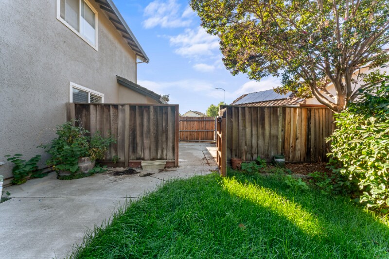 Building Photo - 2126 Sunhaven Ct