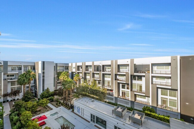 Building Photo - 2775 W Pebble Rd