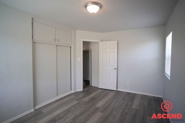 Building Photo - Charming Remodeled Home in Benton Park!