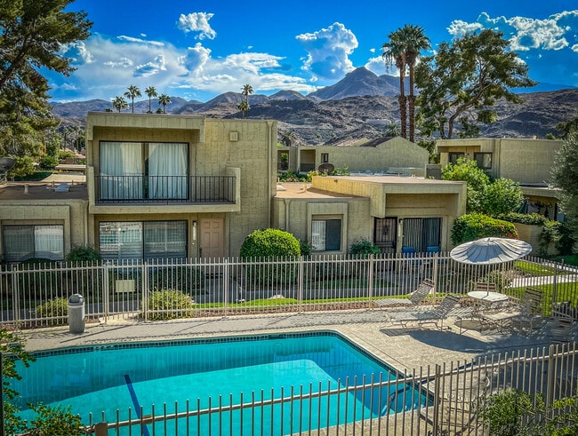 Building Photo - 2415 Los Patos Dr