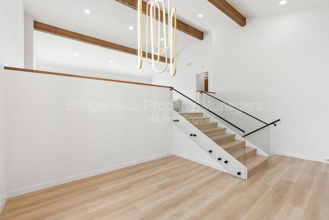 Building Photo - 2143 Caminito San Martin