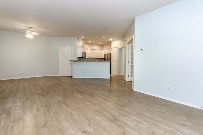 Building Photo - Low maintenance condo living in DuPont