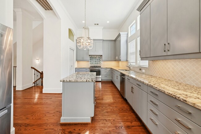 Building Photo - 5636 Kiam St