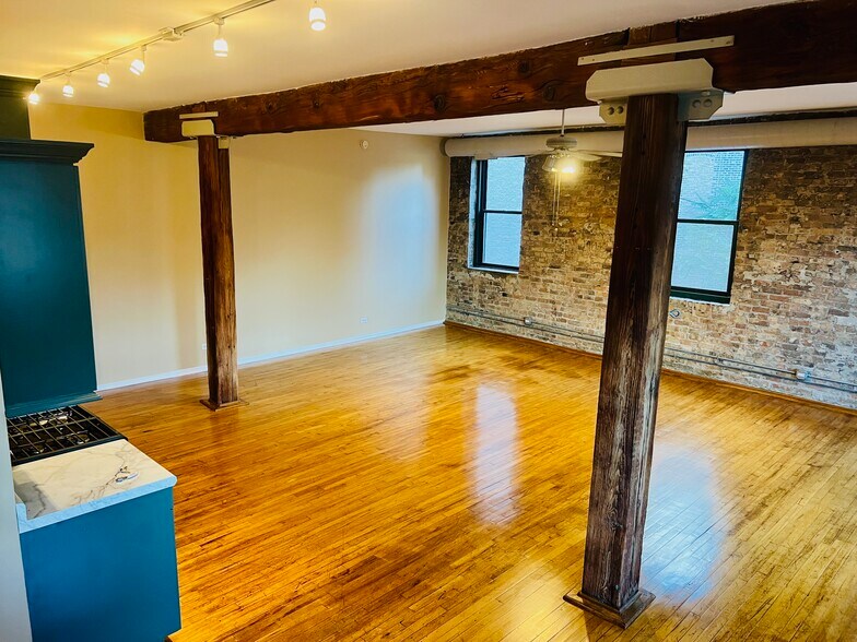 Building Photo - 515 N Noble St