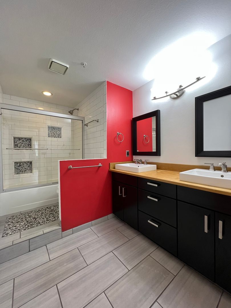 Building Photo - 2938 Kalmia Ave