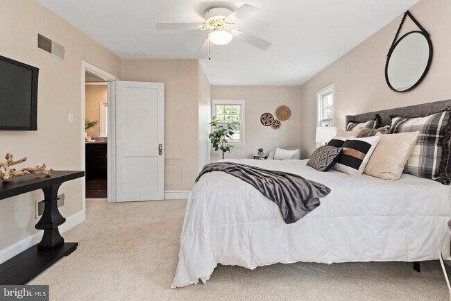 Building Photo - 710 Fishburn Rd