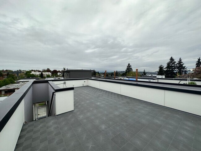 Building Photo - 3Bd/3.25Ba Seattle House