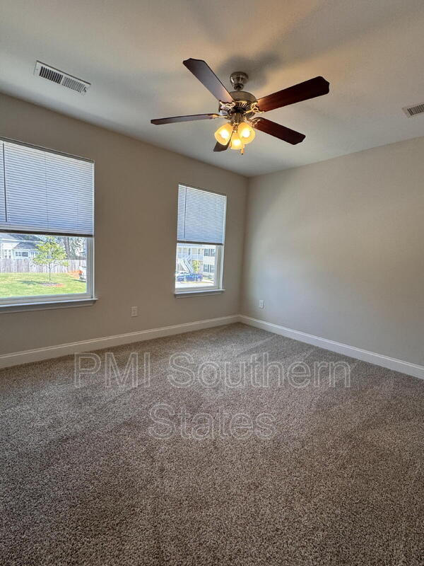 Building Photo - 200 Walnut Hill Dr