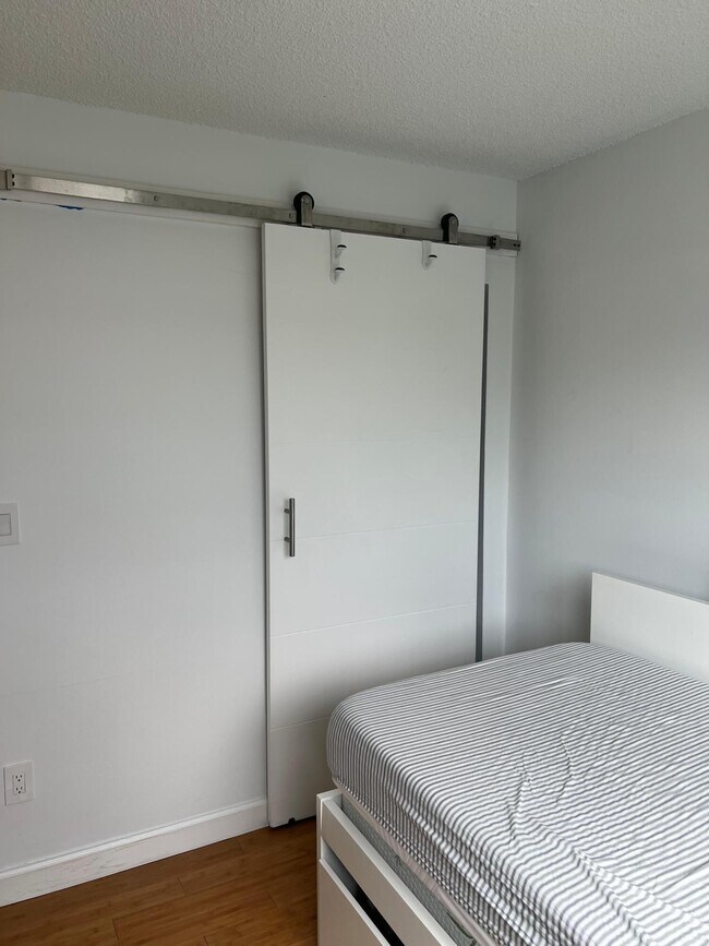 Building Photo - 3522 NE 171 St