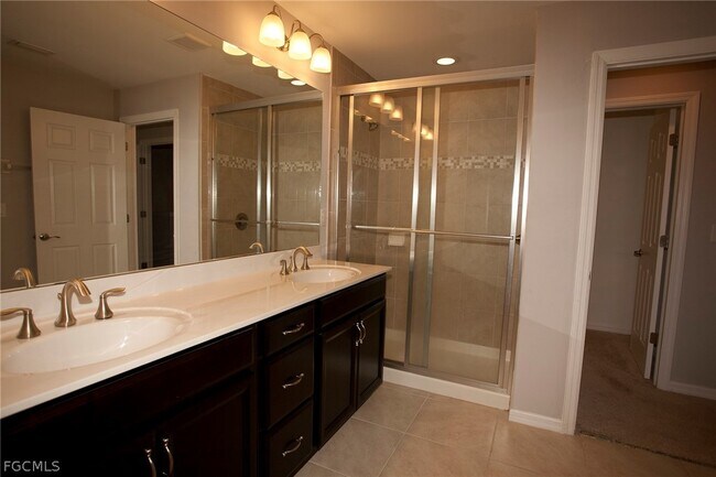 Building Photo - 3883 Tilbor Circle