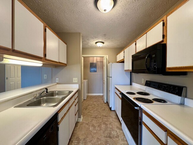 Building Photo - 308-11 Waterdown