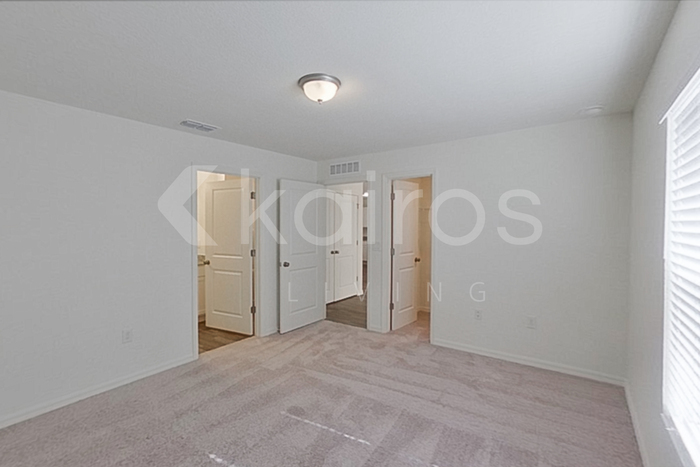 Building Photo - 12093 Cochran Ave