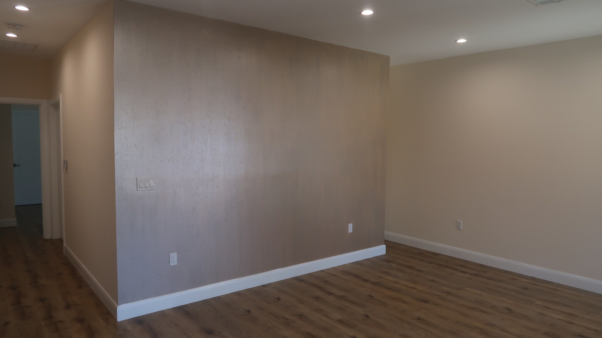 Living Area - 441 S Main St