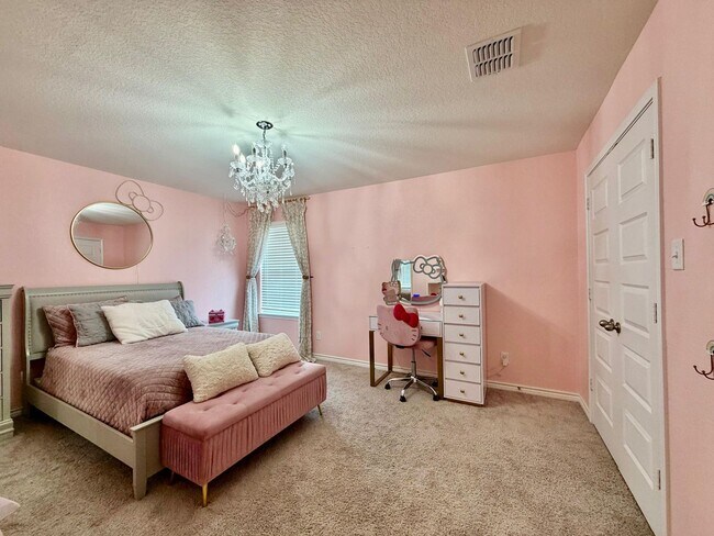 Building Photo - Exceptional 4BR, 3BA Home in Desirable Knox Ridge