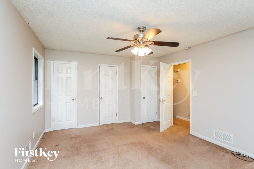 Building Photo - 4949 Dana Dr NE