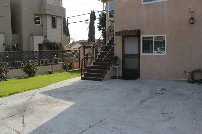 Building Photo - 125 Carr Dr