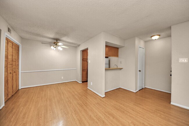 Building Photo - 2800 Jeanetta St