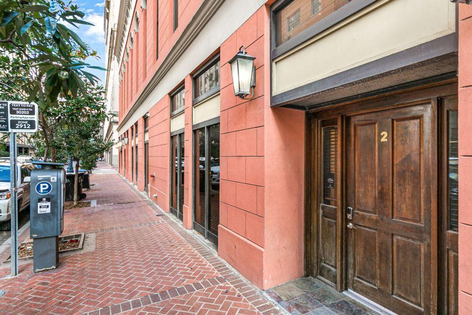 Building Photo - 828 Gravier St
