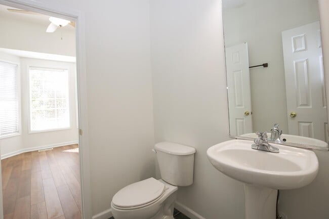 Building Photo - 26 Tahoe Cir